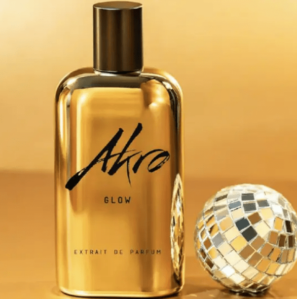 Bottiglia di profumo Glow di Akro da 100 ml.