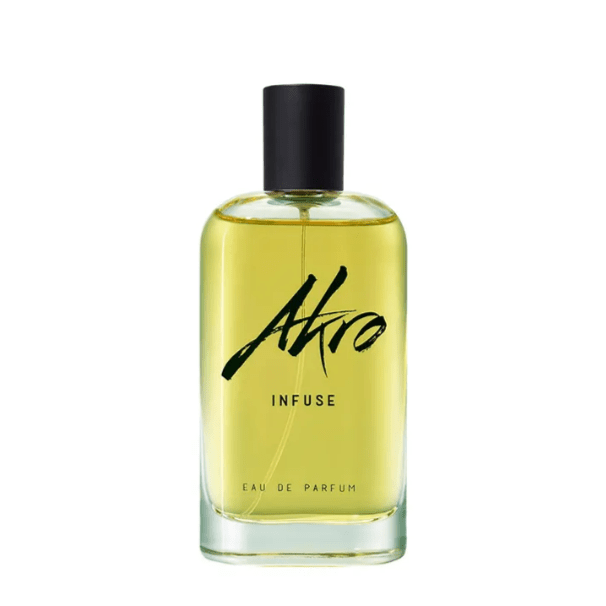"Bottiglia di profumo Infuse di Akro da 100 ml, fragranza unisex con note di tè al gelsomino, bergamotto e muschio, su sfondo chiaro e raffinato."