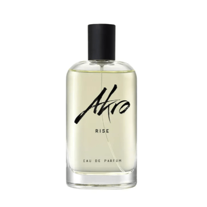 "Rise di Akro 100ml – profumo energizzante e vibrante con note di agrumi freschi, pepe rosa, fiori bianchi e legni chiari, perfetto per chi cerca vitalità e luminosità."