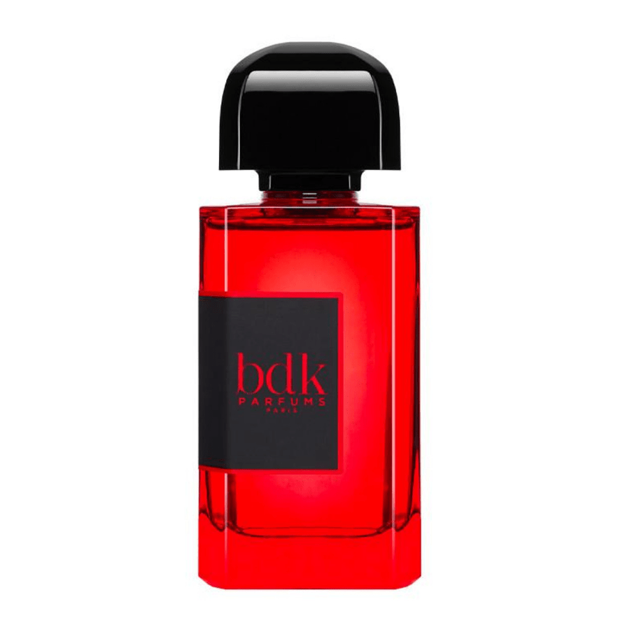 Rouge Smoking Extrait di BDK Parfums – eau de parfum intensa e sensuale ispirata a Pigalle, con note di ciliegia Napoleone, vaniglia nera e fava tonka in una scia magnetica e avvolgente.