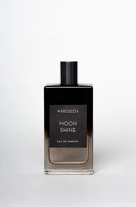 MOONSHINE mix di note agrumate e spezie creano una fragranza avvincente
